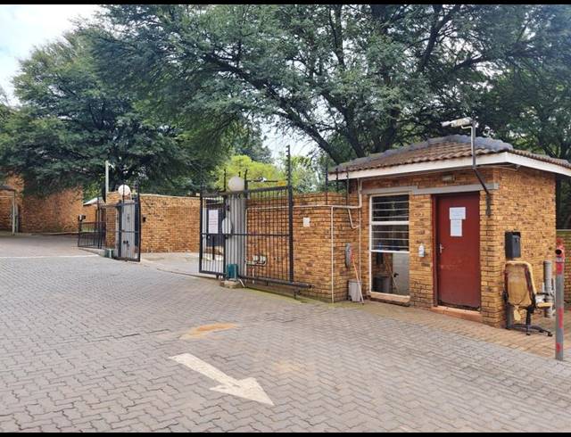 2 BEDROOM APARTMENT FOR SALE IN GROBLERPARK EXT